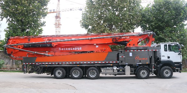 科尼樂70米長臂架泵車，泵送能力強(qiáng)不易堵管