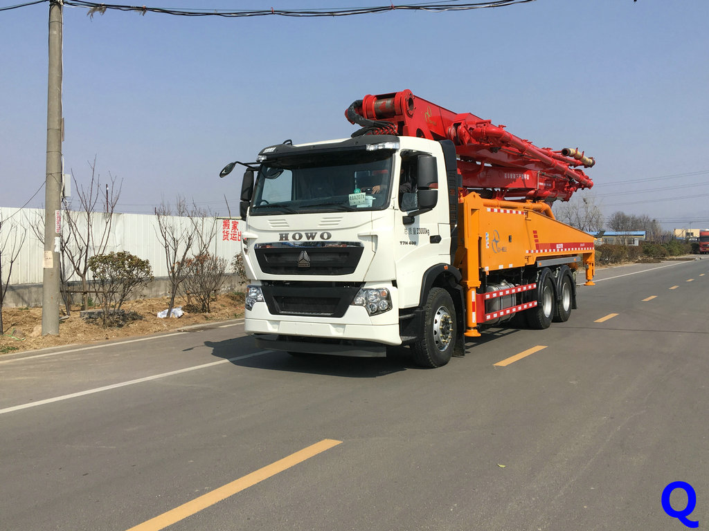 小型混凝土泵車，青島科尼樂(lè)混凝土泵車，天泵，