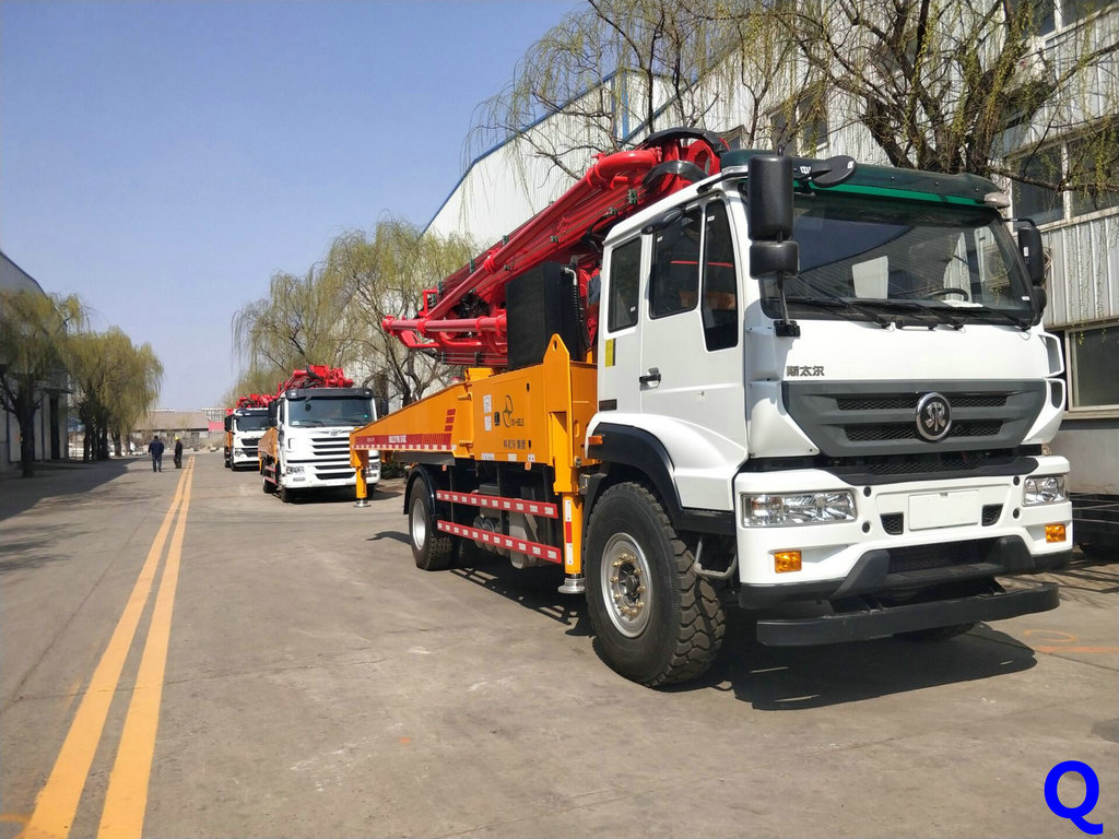 小型混凝土泵車(chē)，天泵，小型泵車(chē)，混凝土泵車(chē)