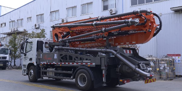 由于機(jī)械設(shè)備需求多樣，更多小型泵車針對農(nóng)村市場而展現(xiàn)