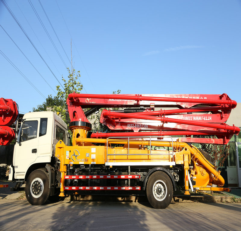 小型混凝土泵車，混凝土泵車，天泵，小型泵車