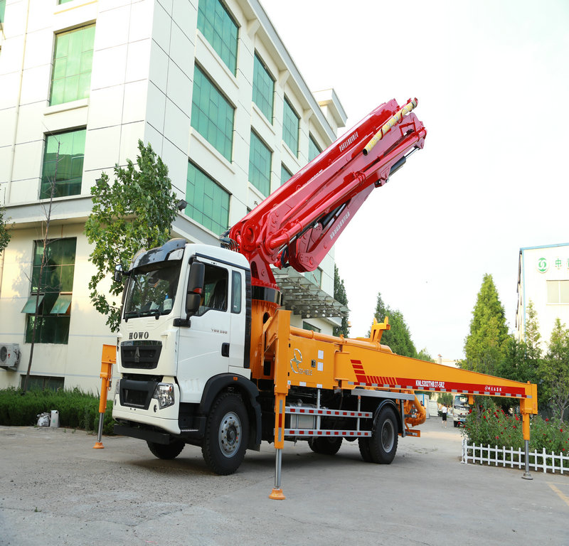 混凝土臂架泵車，小型混凝土泵車，天泵，泵車，小型泵車
