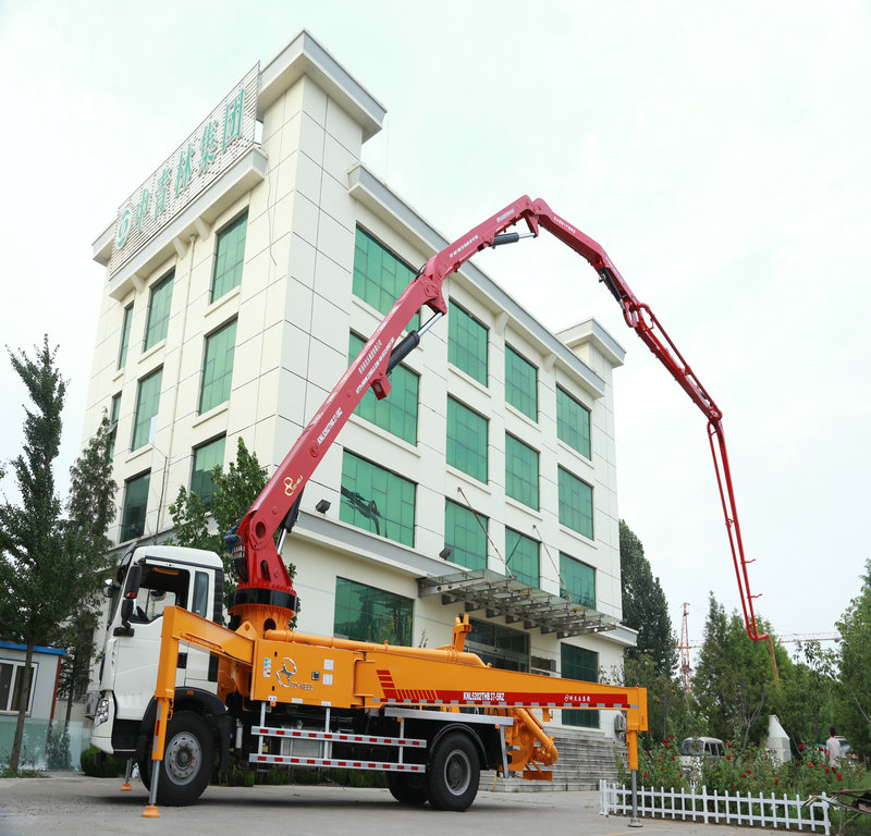 小型混凝土泵車，天泵，小型泵車，混凝土泵車