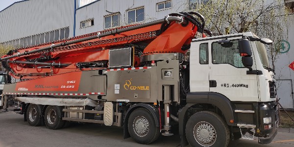 科尼樂58米泵車針對大型施工而設(shè)計，適合多種工地工況
