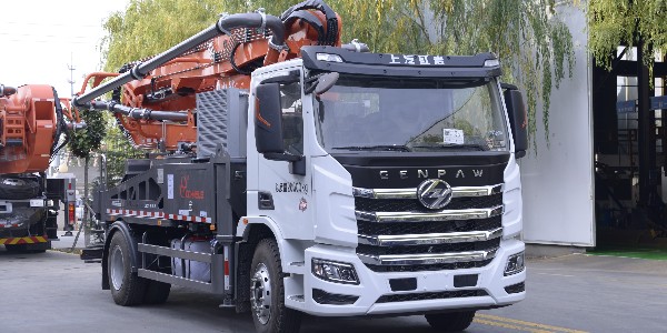 科尼樂32米兩橋混凝土泵車換新登場(chǎng)！